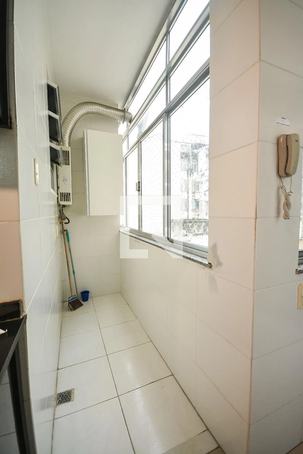 Apartamento mobiliado com cozinha integrada a gás — photo 32