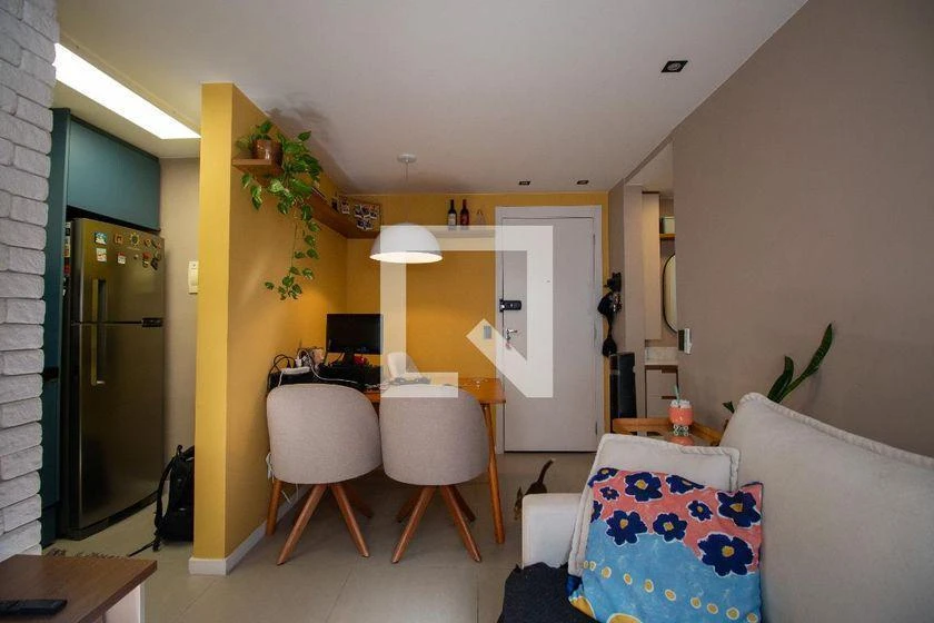 One-bedroom apartment with a washing machine — photo 10