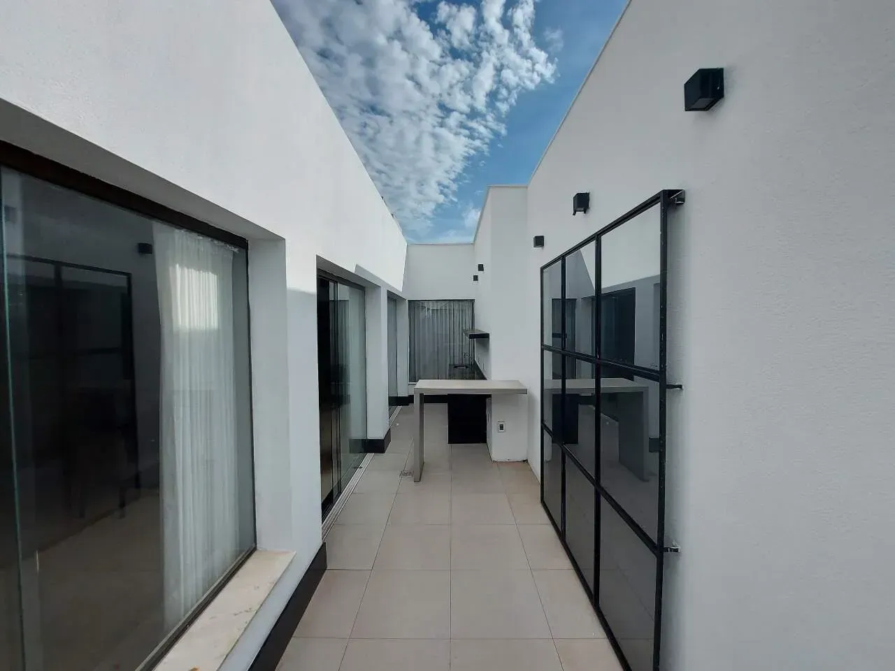 Квартира 300 м² с 2 спальнями-сьютами на 10 этаже — photo 10