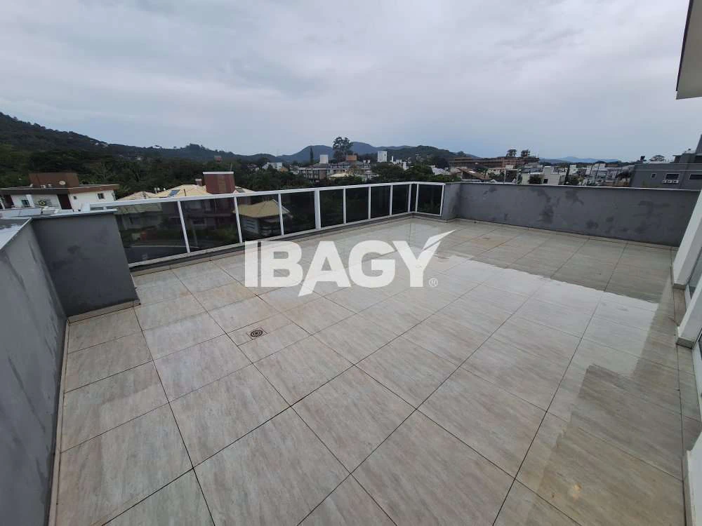 1-bedroom apartment with 1 bathroom and a terrace — photo 4