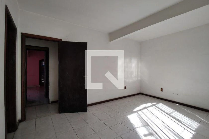 Casa de 4 quartos com jardim privativo e 257 m² — photo 47