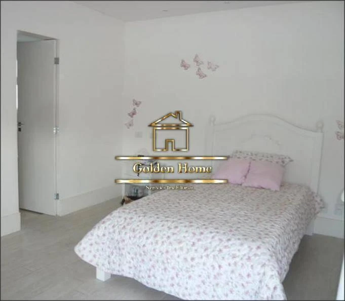 Furnished condo house with open-plan kitchen — photo 3