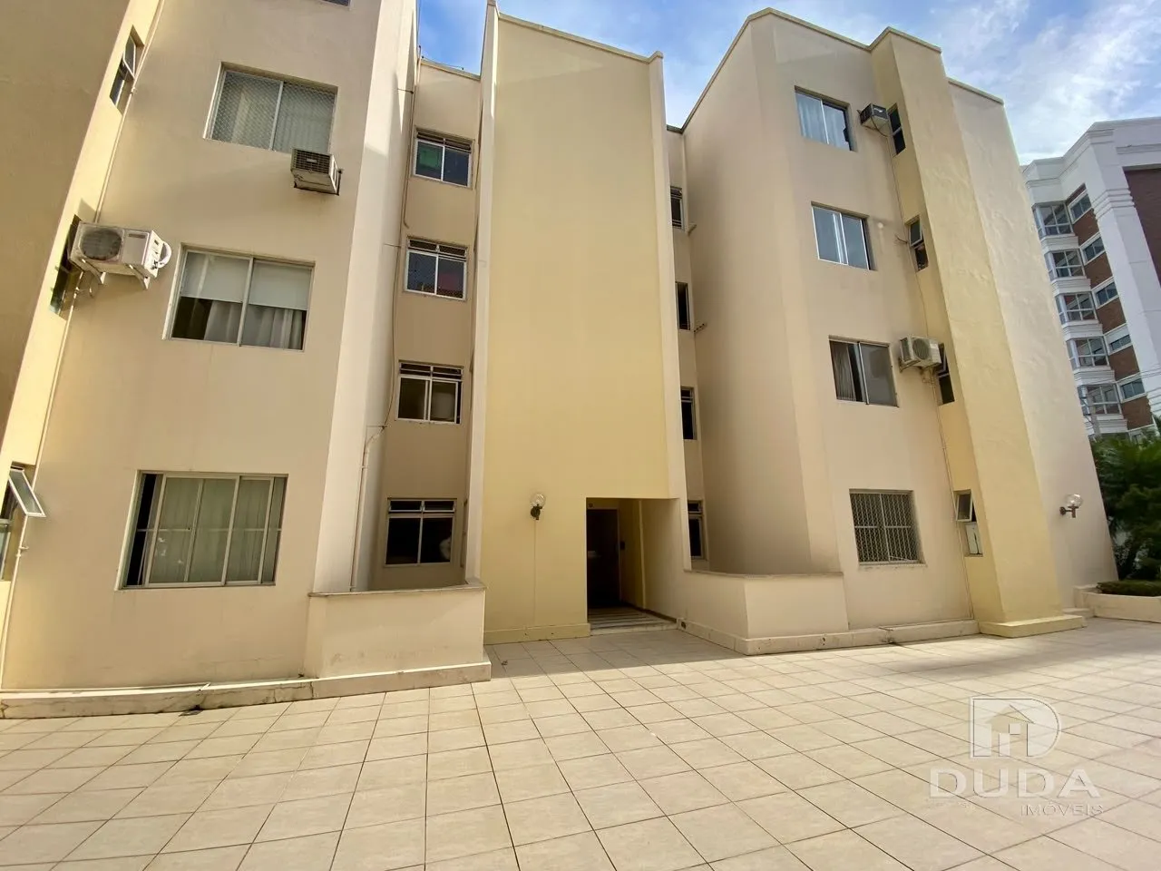 3-bedroom apartment, 1 with its own bathroom, 103 m² — photo 3
