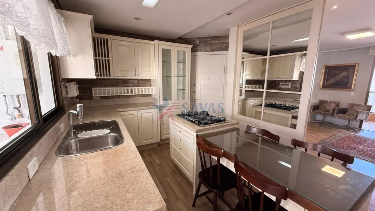 Apartamento amueblado con 3 suites y 2 plazas de garaje — photo 12
