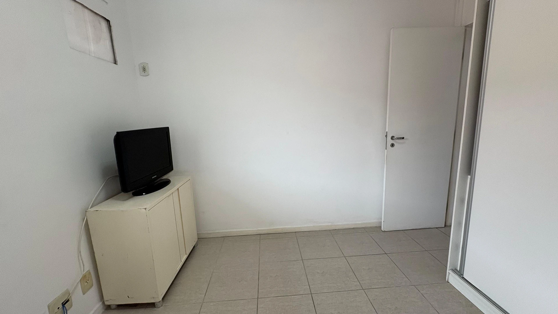 70 m² apartment with a home office and a washing machine — photo 27