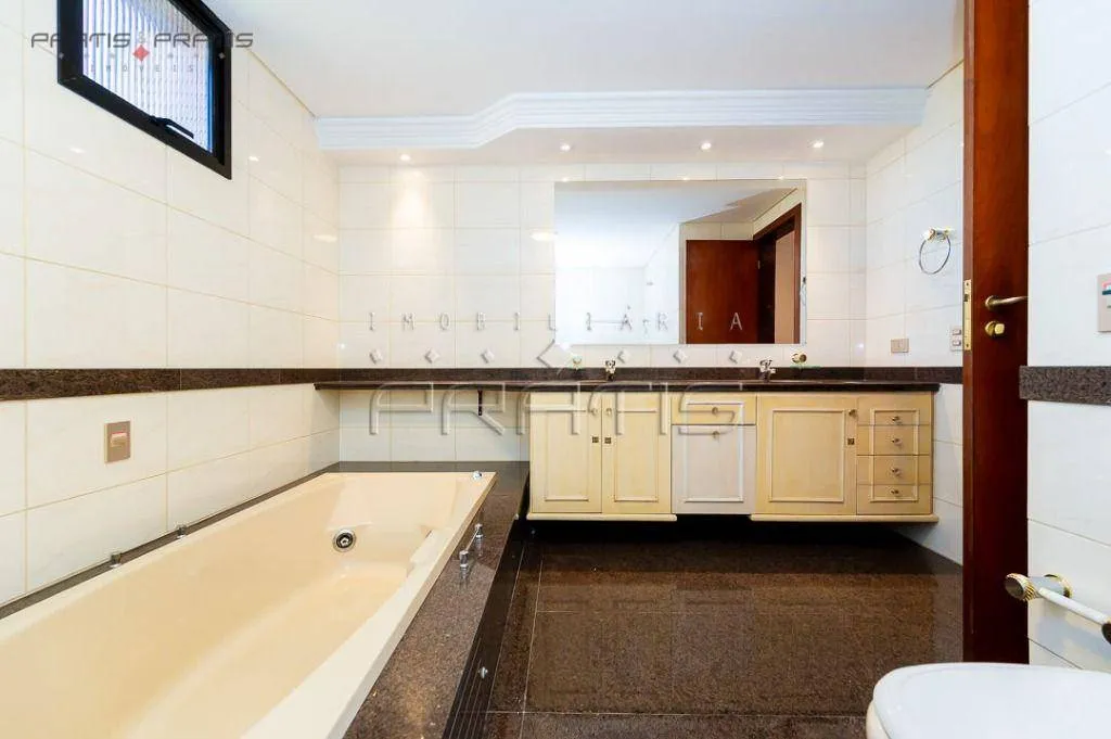 350 m² 3-bedroom apartment with a private BBQ balcony — photo 44