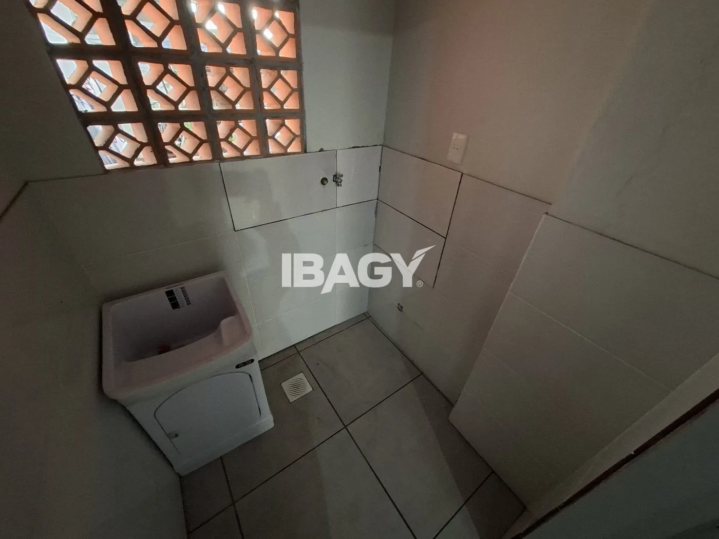 One-bedroom, 30 m² apartment in Florianópolis — photo 4