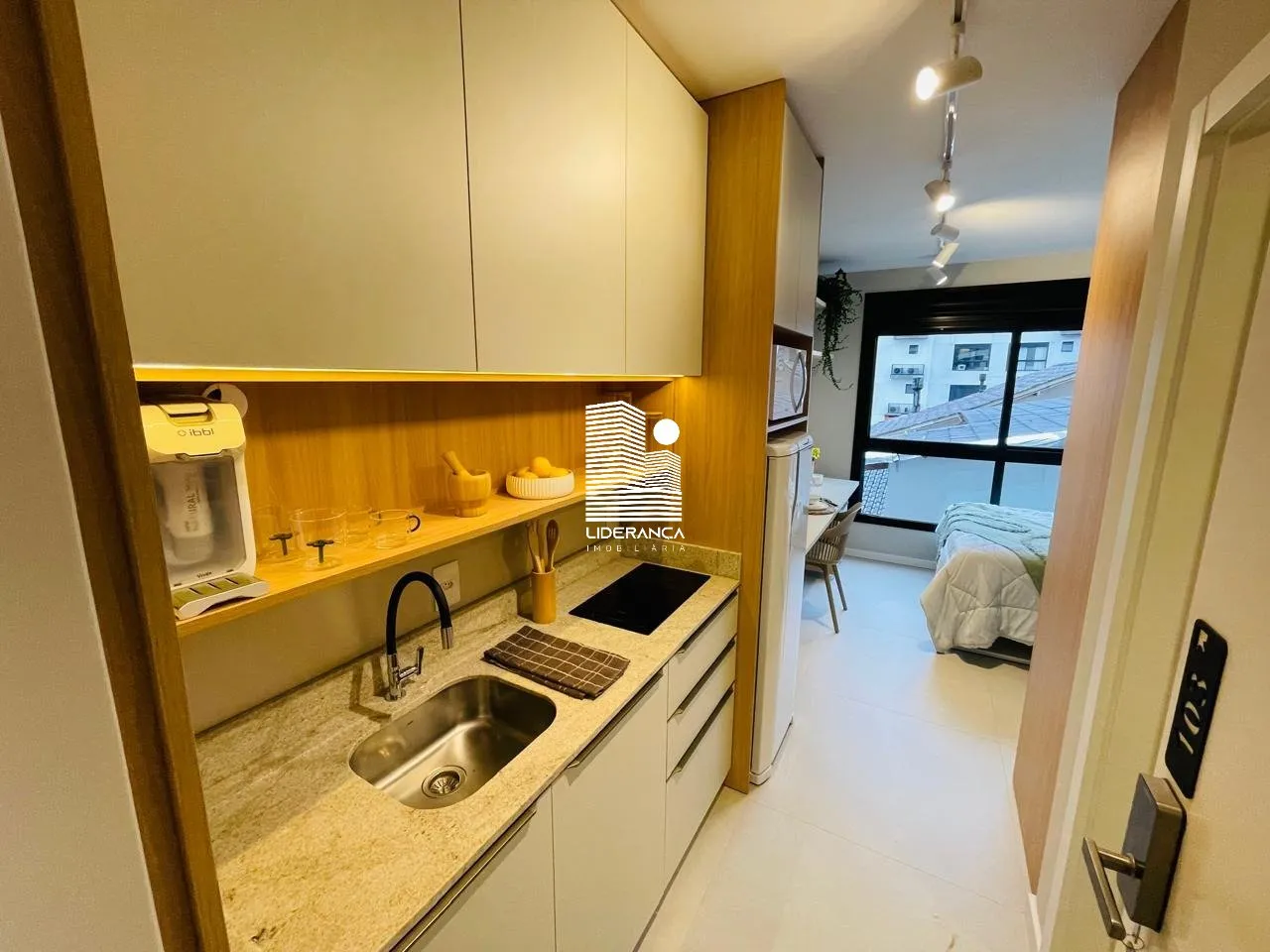 Floor-to-ceiling windows in a one-bedroom apartment, 17 m² — photo 15