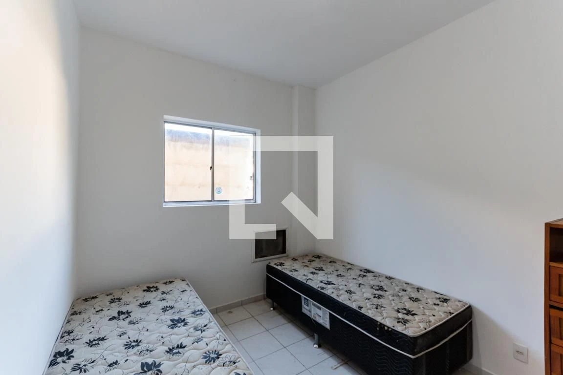 2-bedroom apartment with a mountain view
