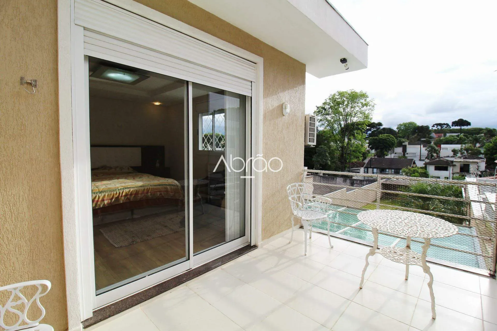 4-bedroom house with a private BBQ area — photo 29