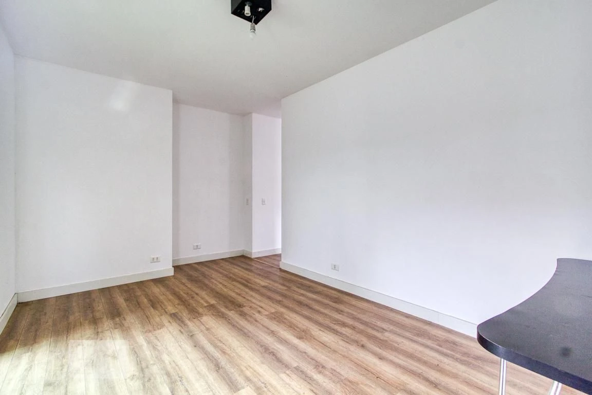 House with 3 bedrooms and 4 bathrooms with a closed kitchen — photo 54