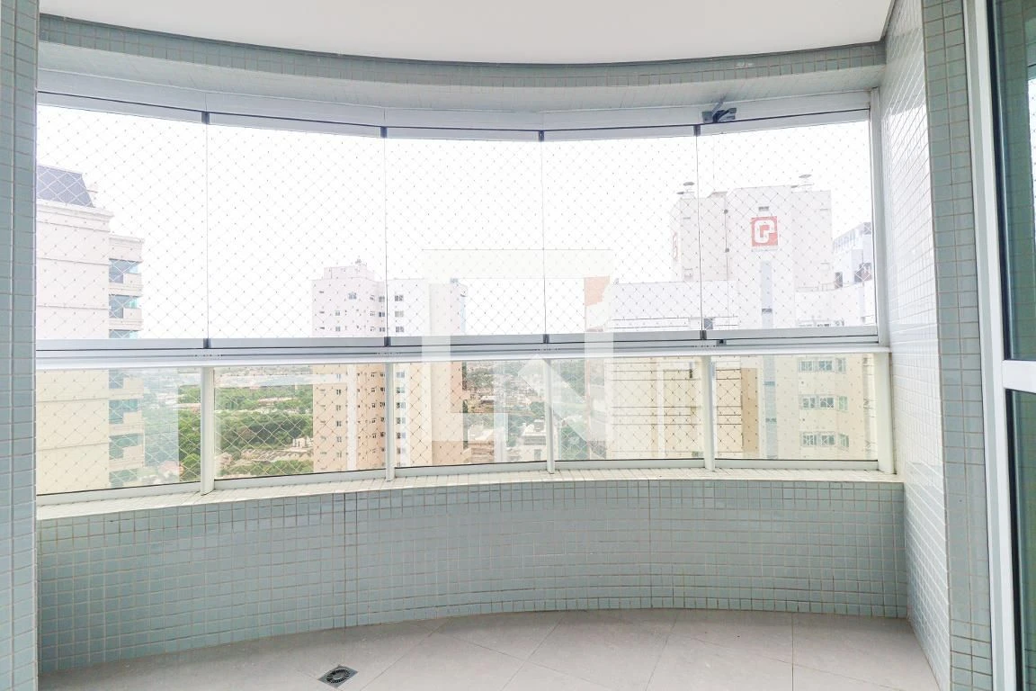 Apartment, 255 m², with a bathtub