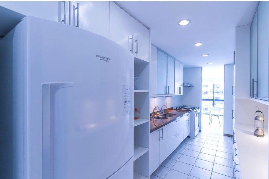 Furnished 214 m² apartment with 4 bedrooms and 5 baths
