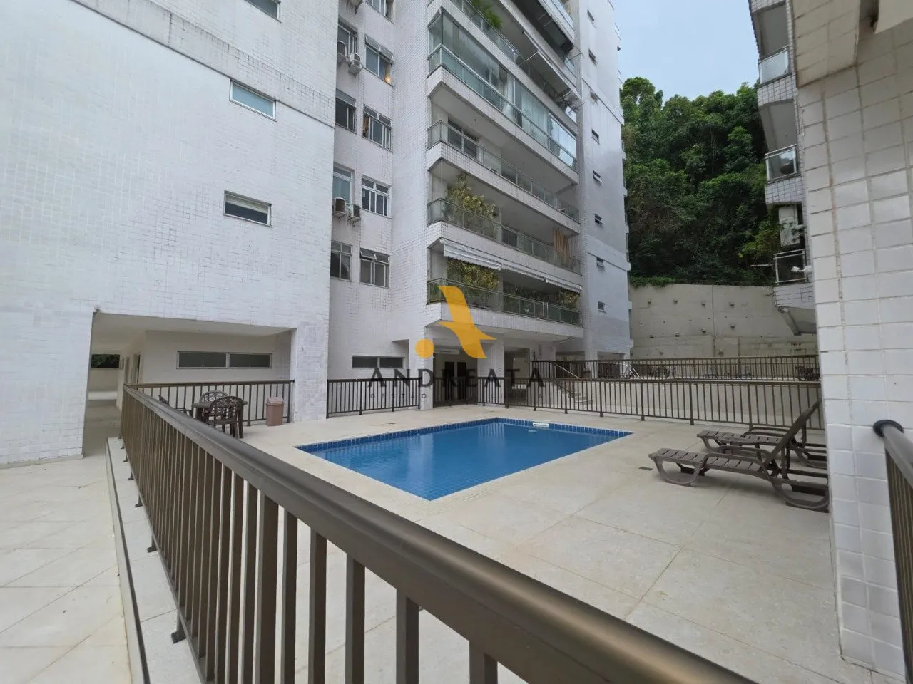 2-bedroom apartment with laundry area and 109 m² — photo 31