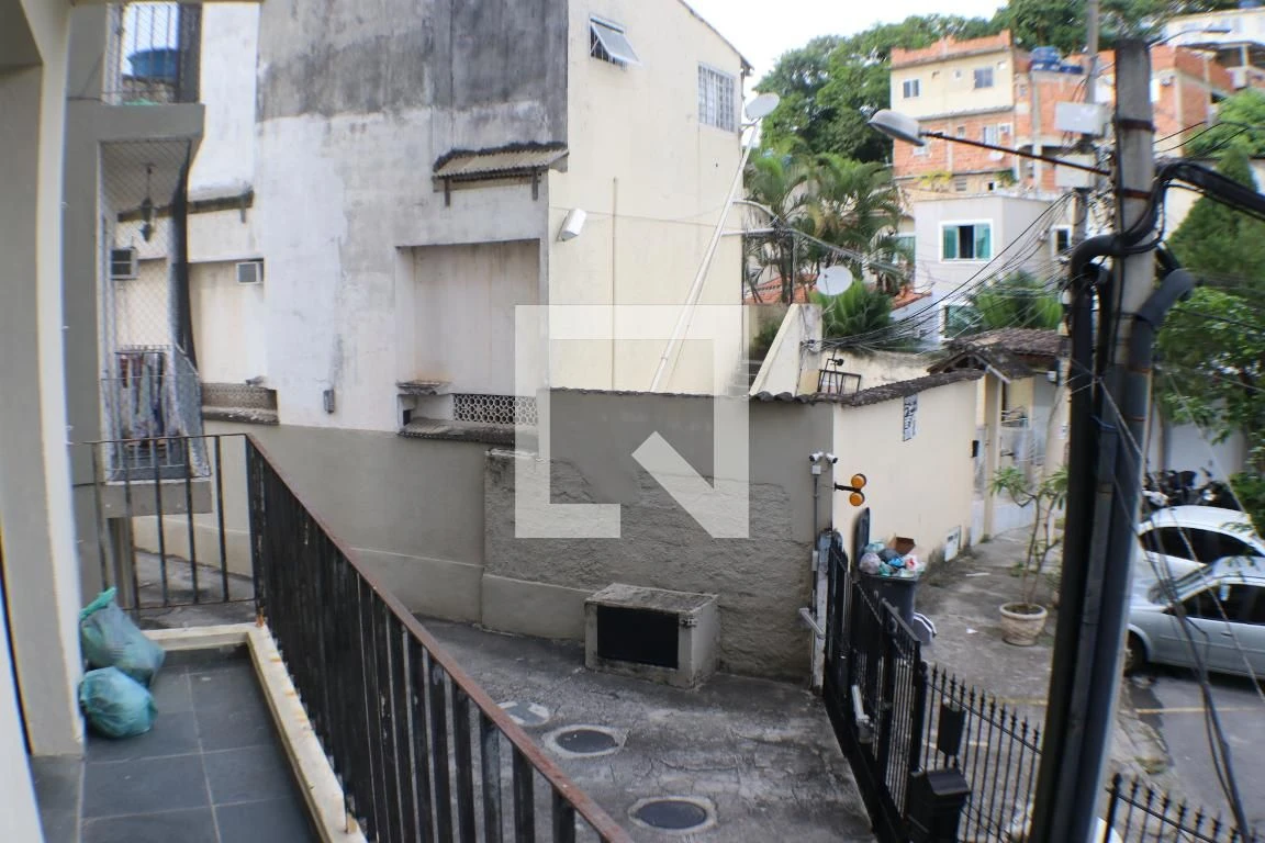 2-bedroom apartment with a washing machine — photo 24