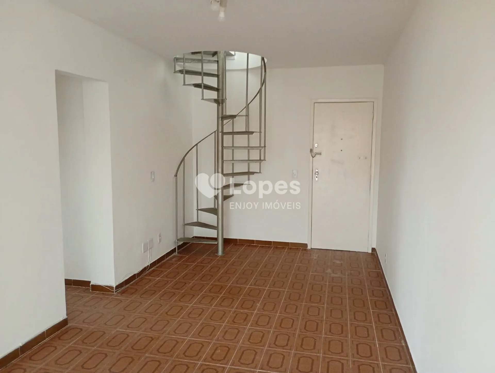 2-bedroom apartment with a mountain view — photo 6