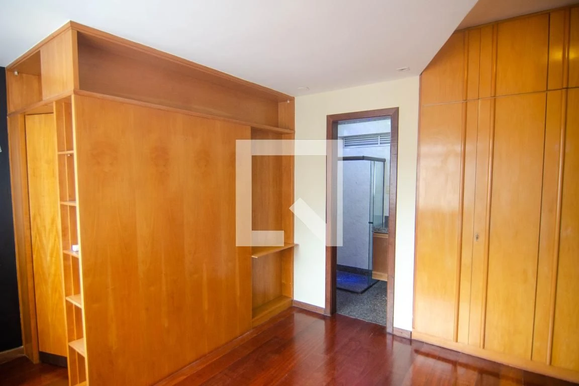 Apartamento sem mobília com 4 quartos e 4 banheiros — photo 22