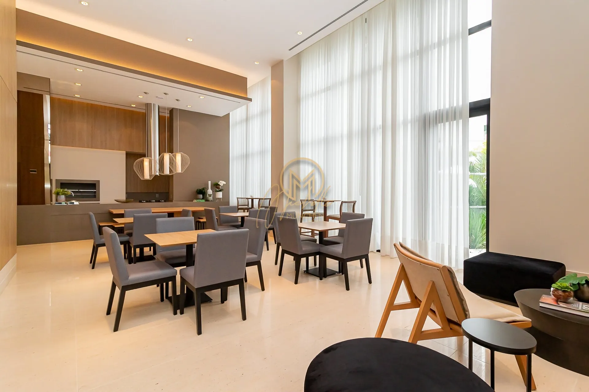 Furnished 462 m² apartment with 4 en-suite rooms
