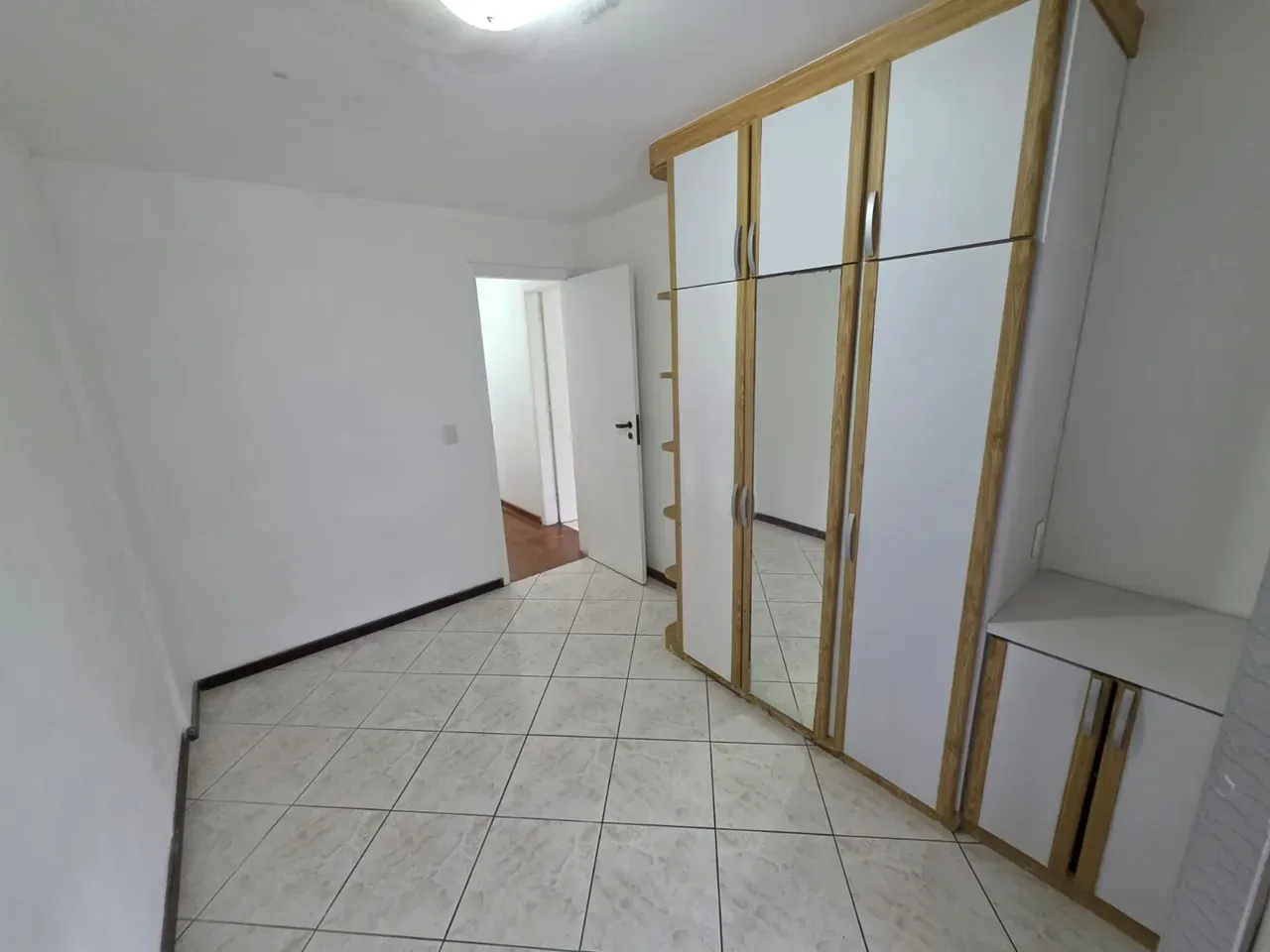 3-bedroom apartment, 1 with its own bathroom, 127 m² — photo 8