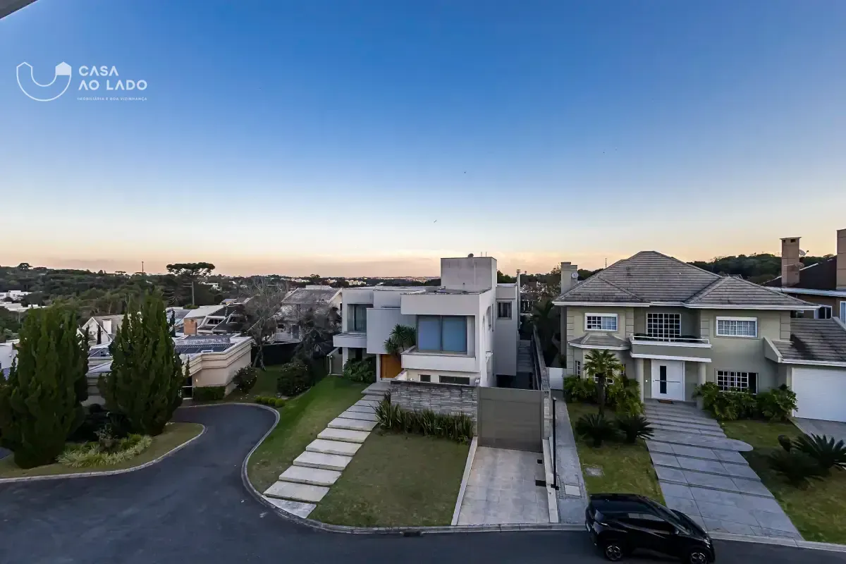 House with 629 m², 4 bedrooms and a balcony — photo 46