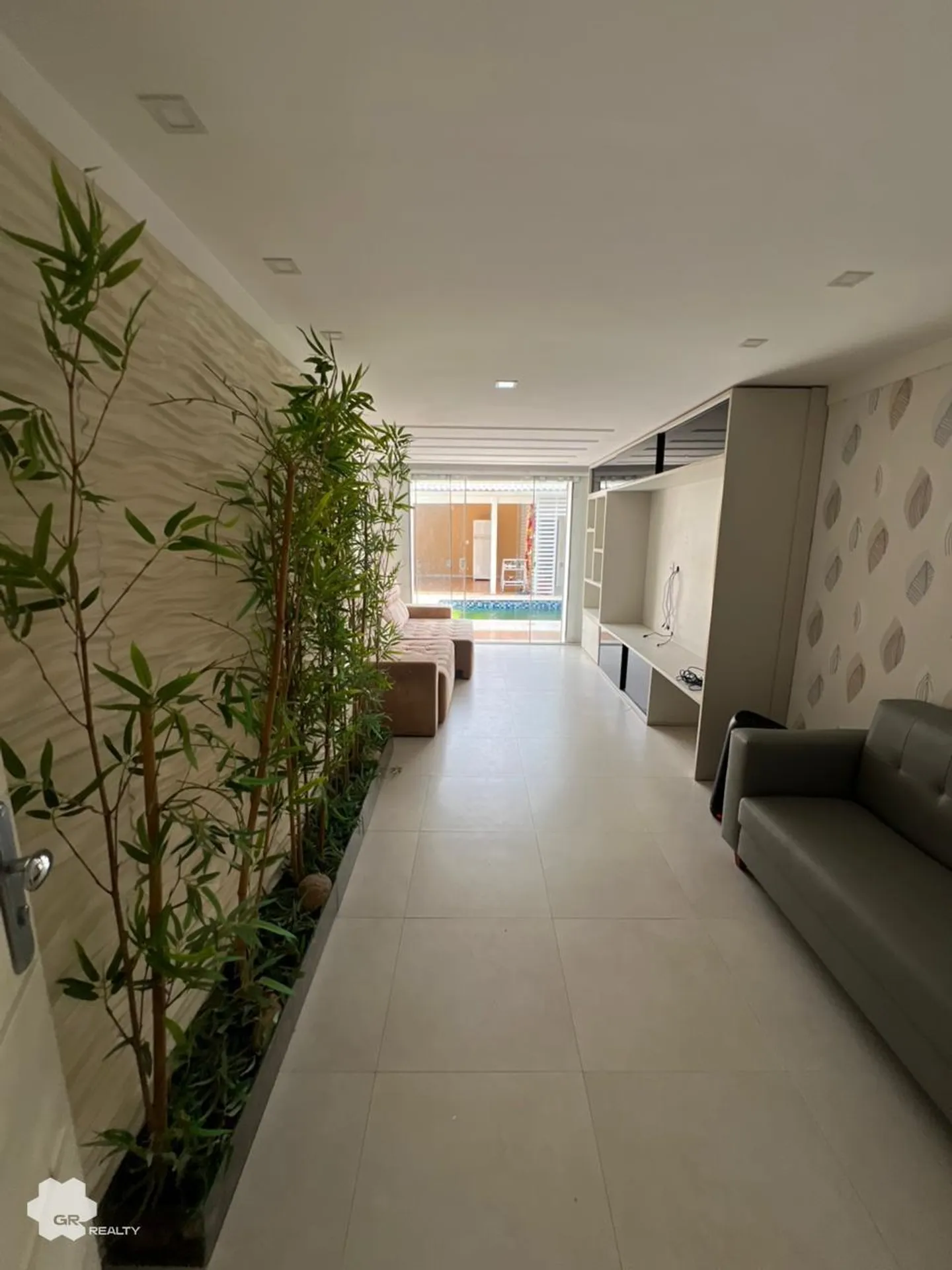House with 6 en-suite bedrooms and 468 m² of space — photo 11