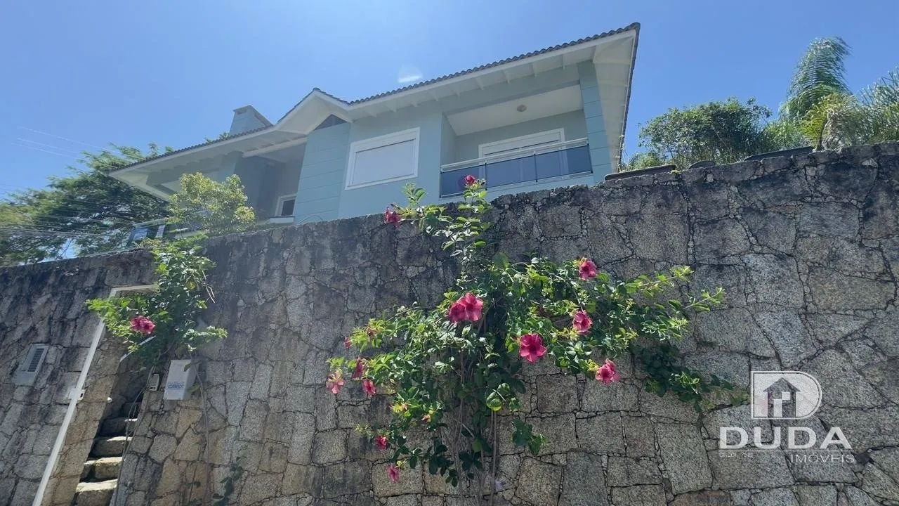 Casa con 3 dormitorios, 4 baños y jardín privado — photo 6