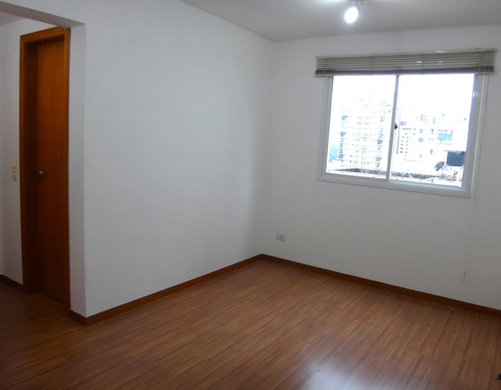 Furnished studio, 66 m², with wood or laminate floors