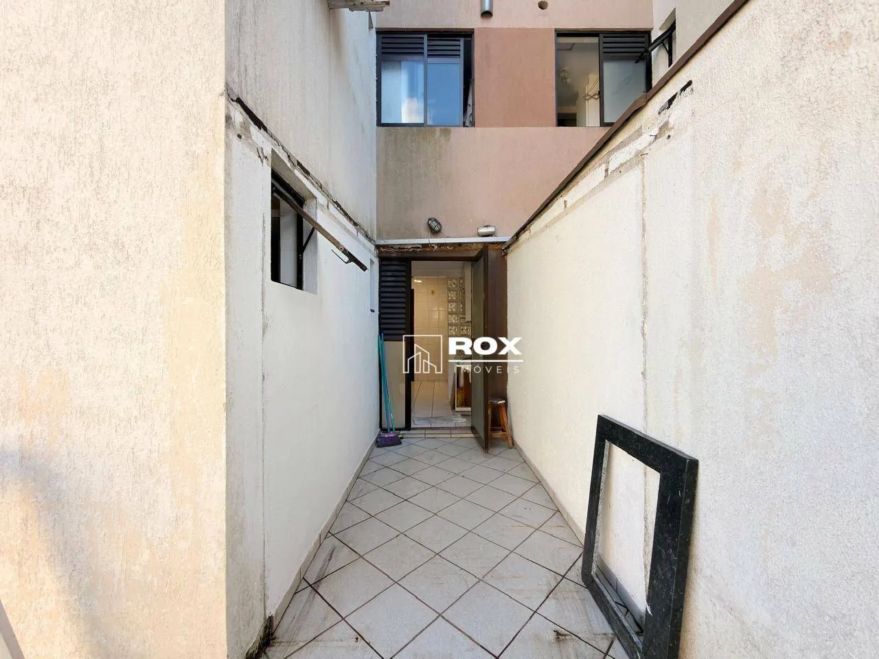 Garden apartment with 3 bedrooms and 1 en-suite — photo 26