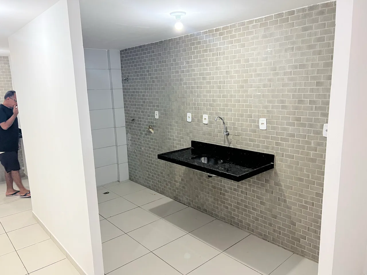 84 m² rental apartment with fitted cabinets and 2 bedrooms — photo 2