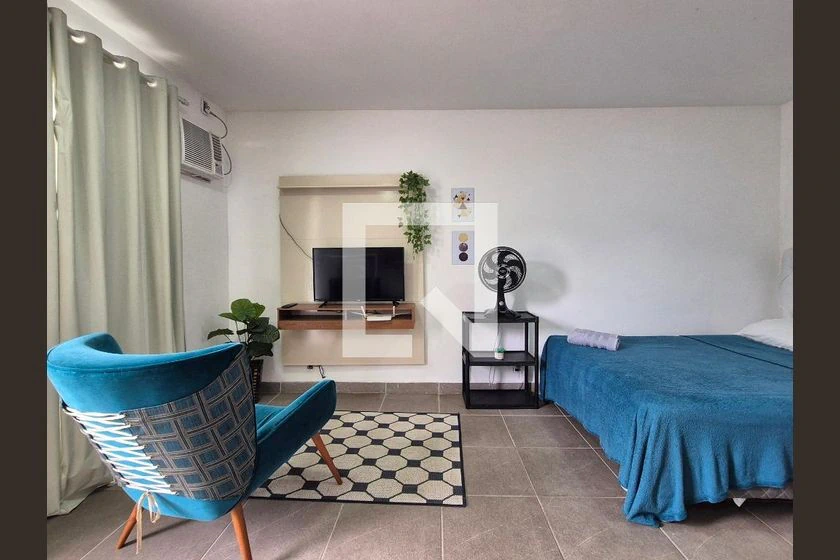 Furnished 30 m² apartment with balcony and 1 bedroom — photo 16