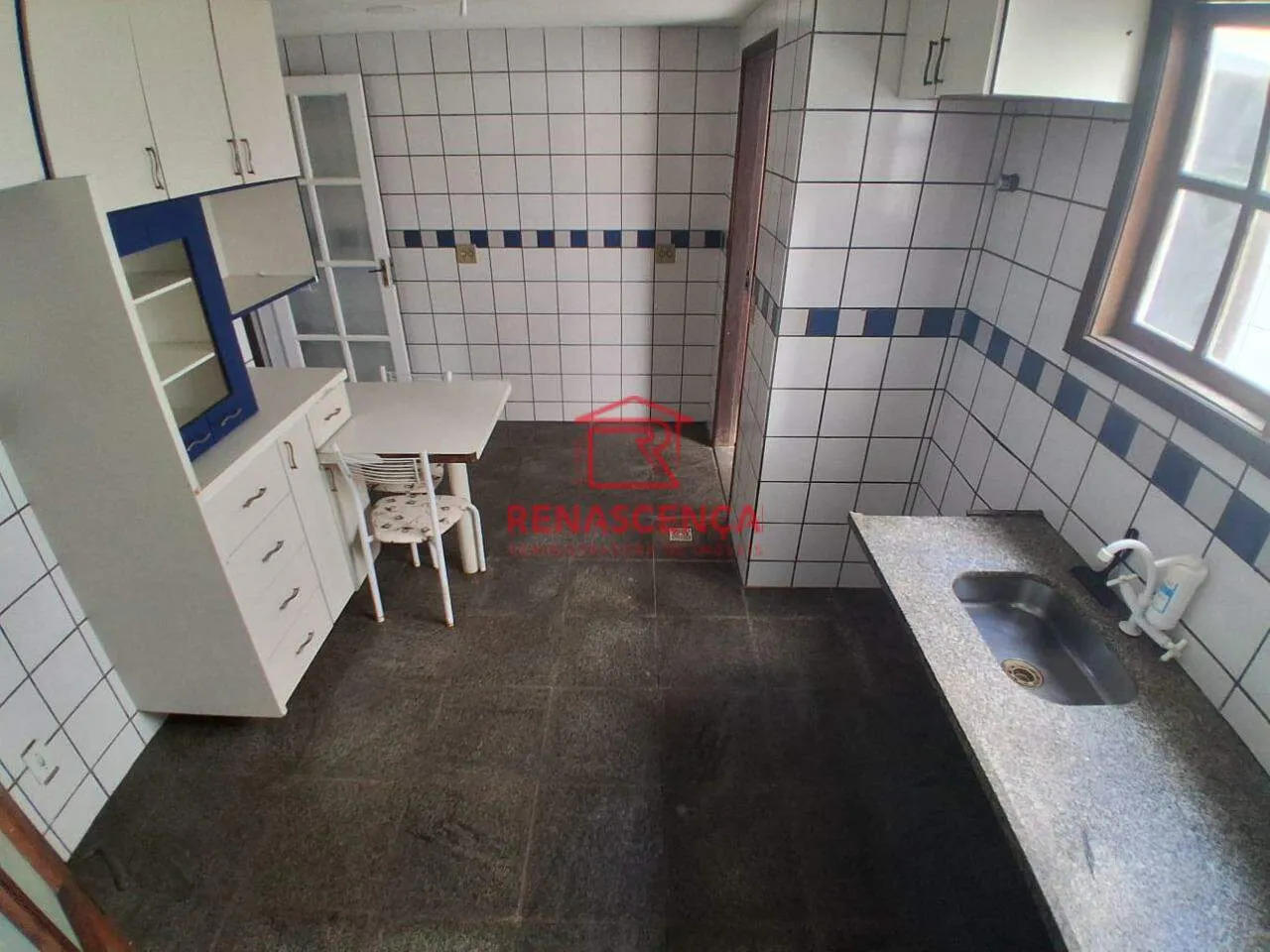 House with 3 bedrooms, 4 bathrooms and 2 parking spots — photo 8