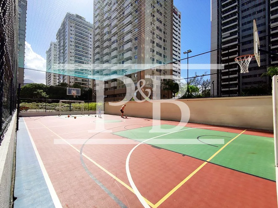 2-bedroom apartment in a building with a pool — photo 20