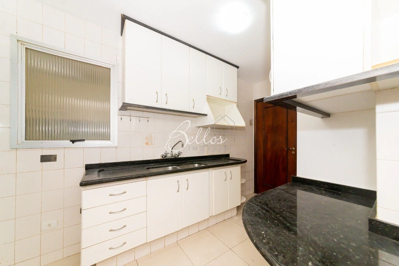 3-bedroom apartment with a bathtub — photo 8