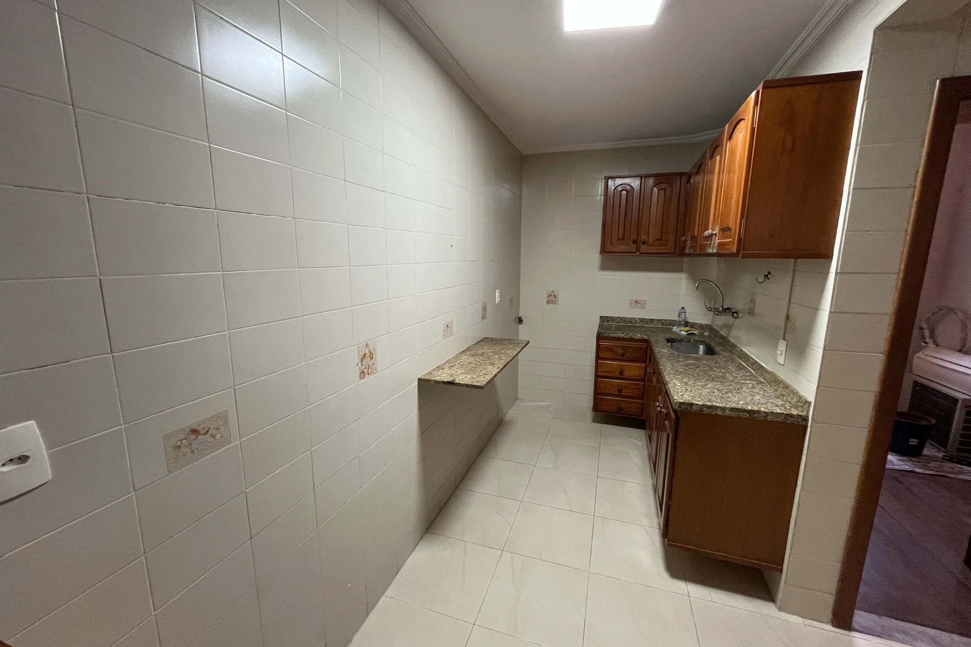 Будинок із 3 спальнями та дерев'яною підлогою або ламінатом — photo 8
