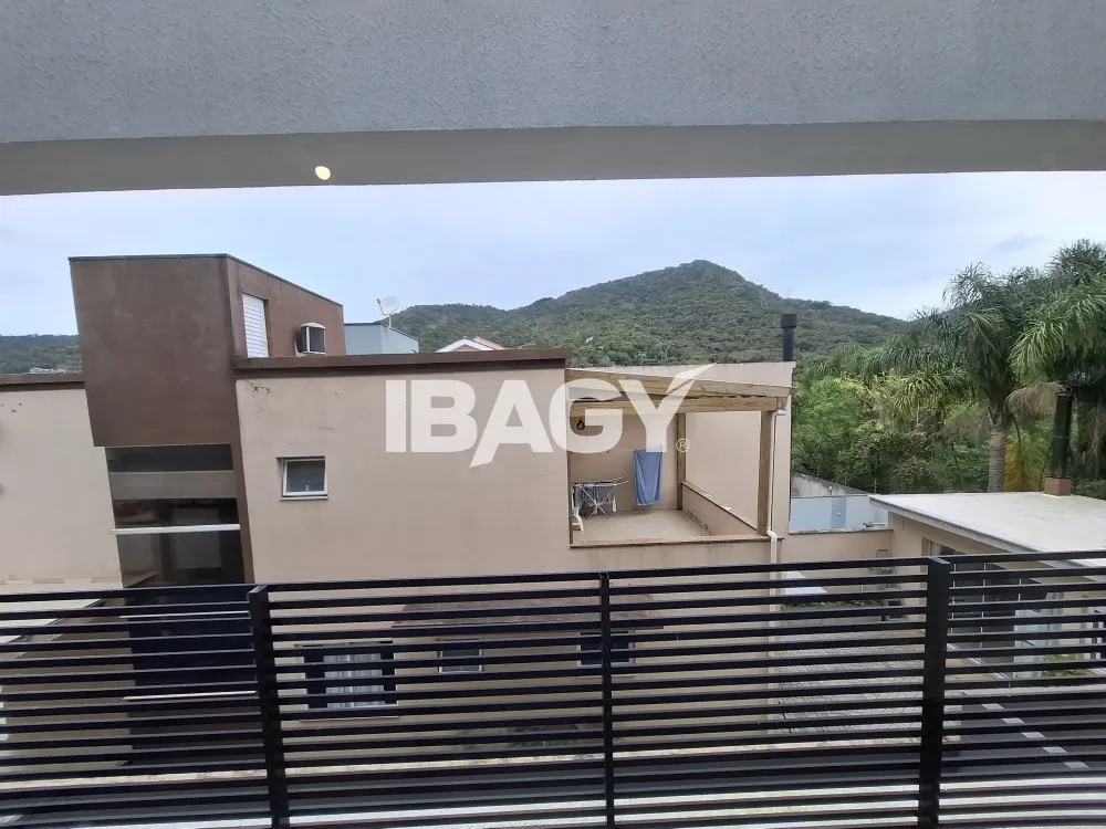 90 m² apartment with 2 bedrooms and a balcony — photo 13