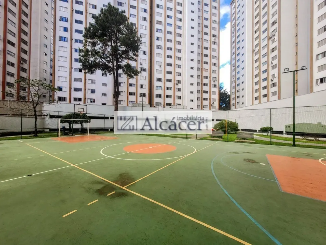 3-bedroom apartment with 4 bathrooms and 2 parking spaces — photo 32