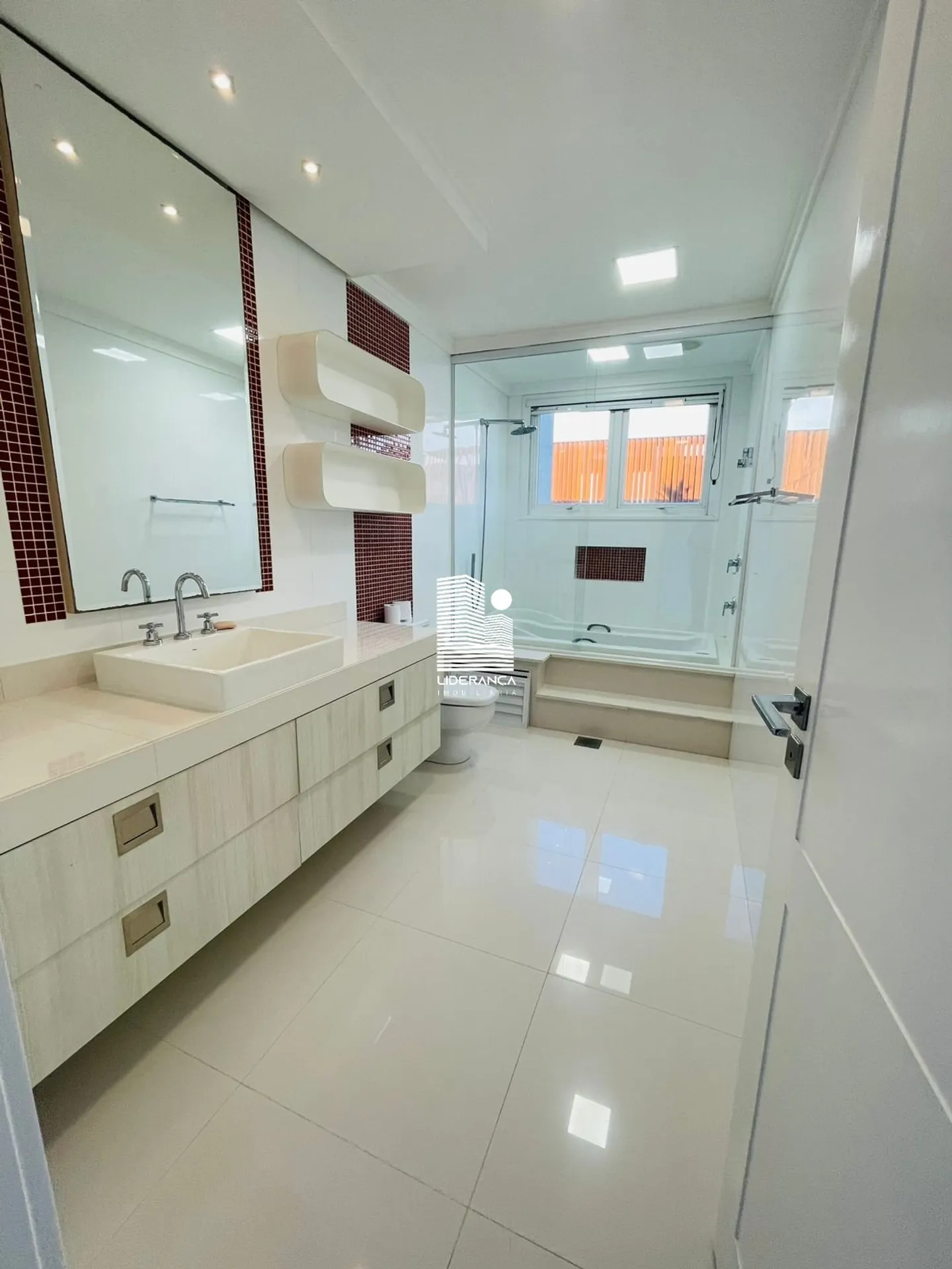Casa mobiliada com 9 dormitórios e jardim privativo — photo 82
