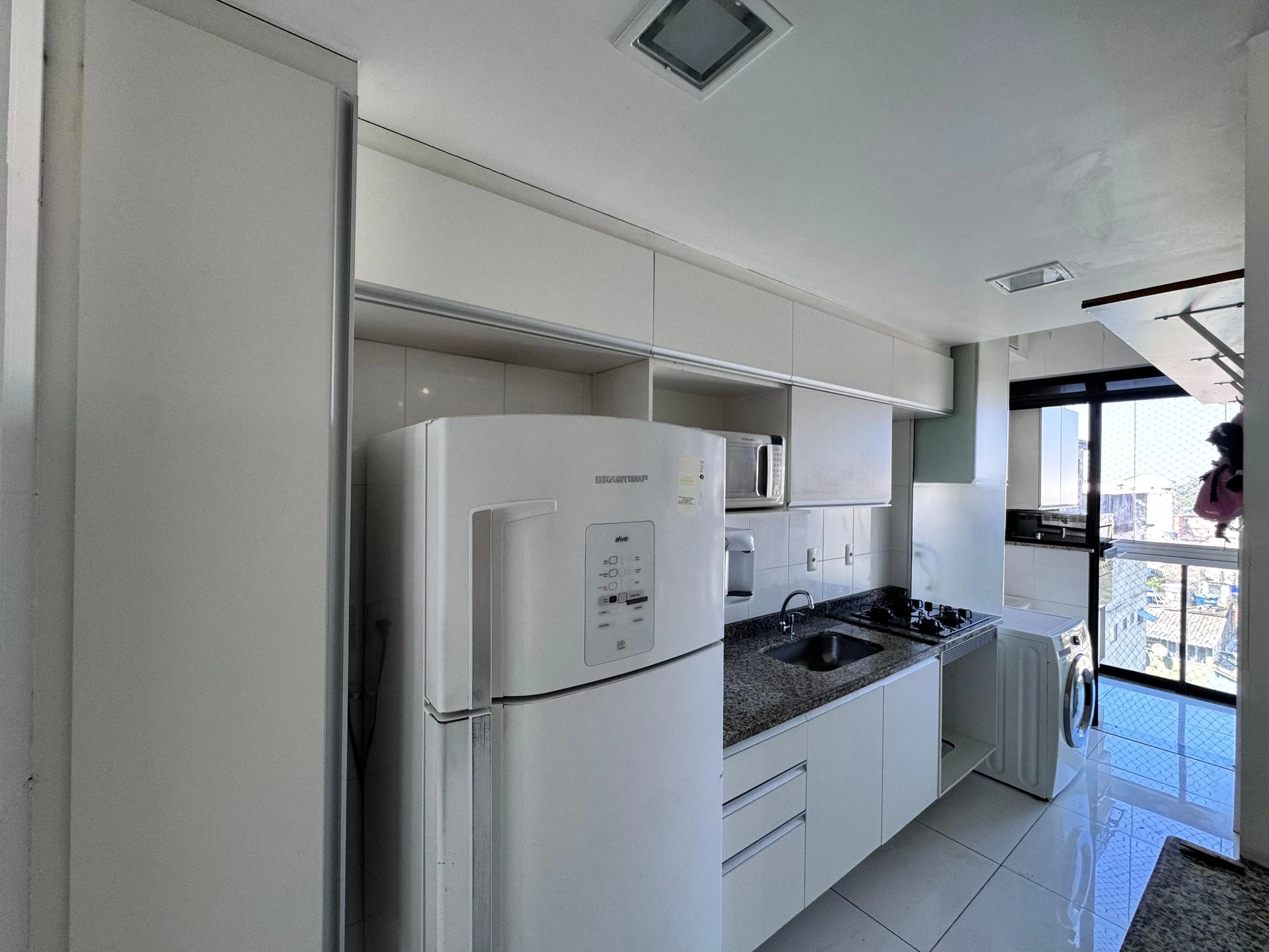 3-bedroom apartment with a grill on the balcony — photo 2