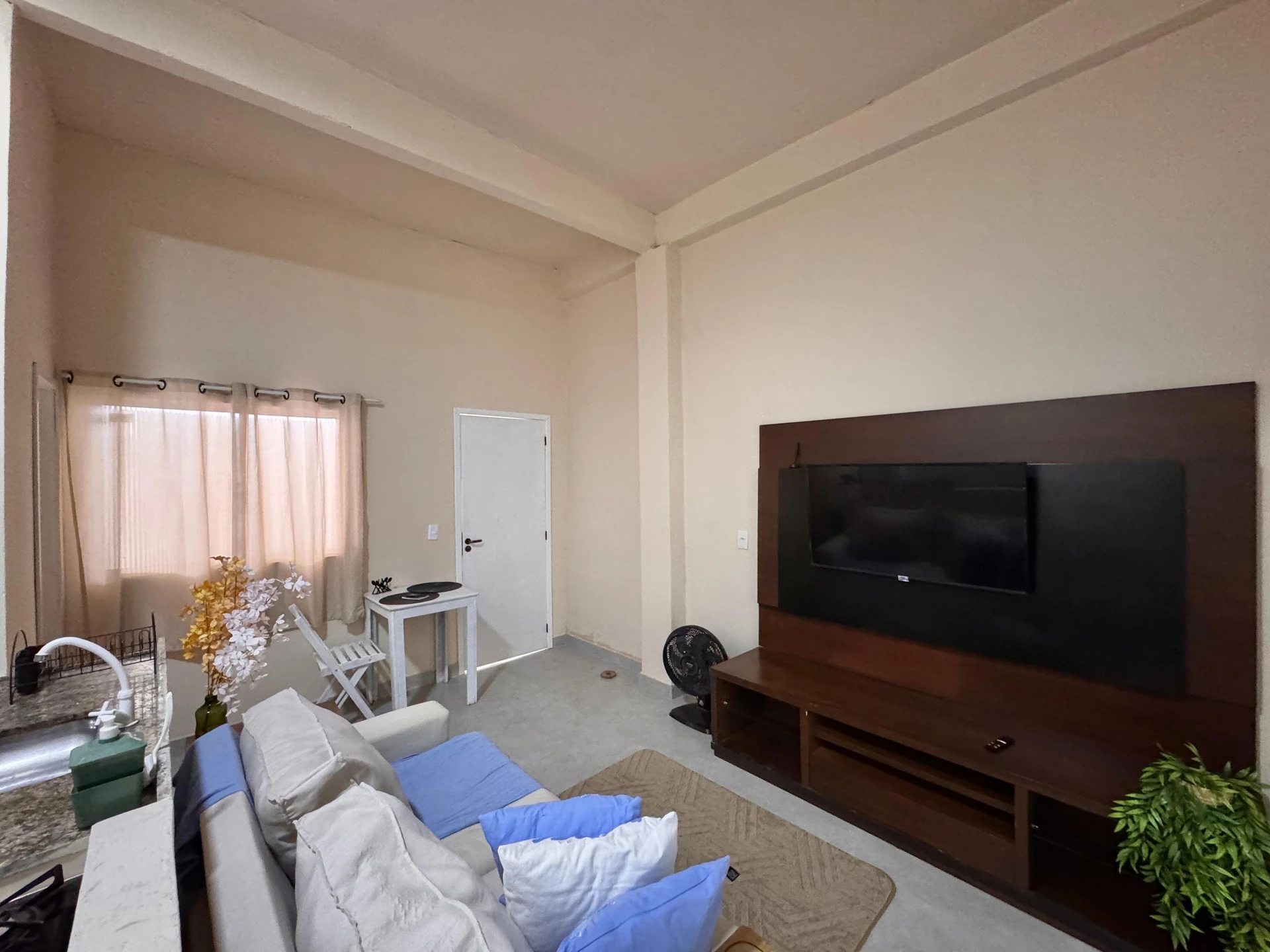 Washing machine in a one-bedroom house, 76 m² — photo 13