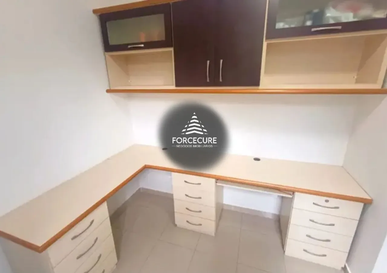 3-bedroom apartment with 3 bathrooms and tile floors — photo 6
