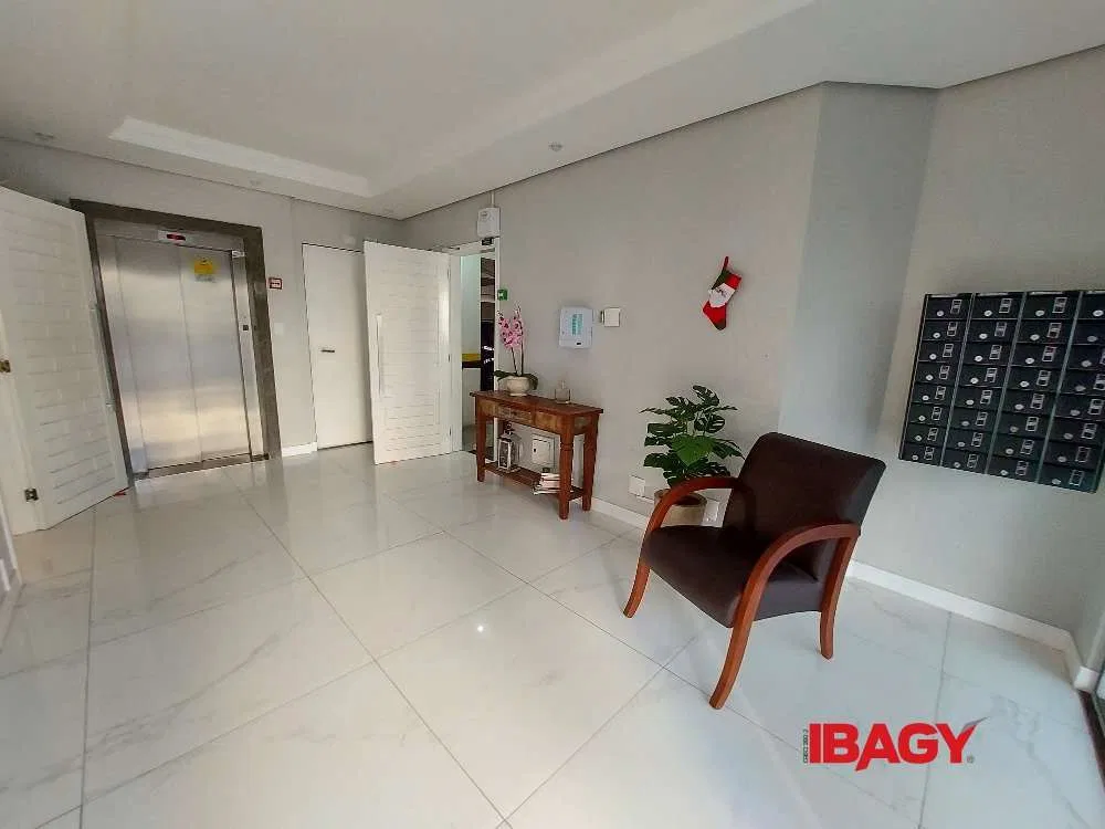 Private pool in a 2-bedroom apartment, 62 m² — photo 6