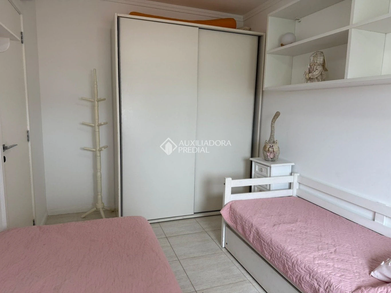 Furnished apartment, 105 m², with a grill on the balcony — photo 13