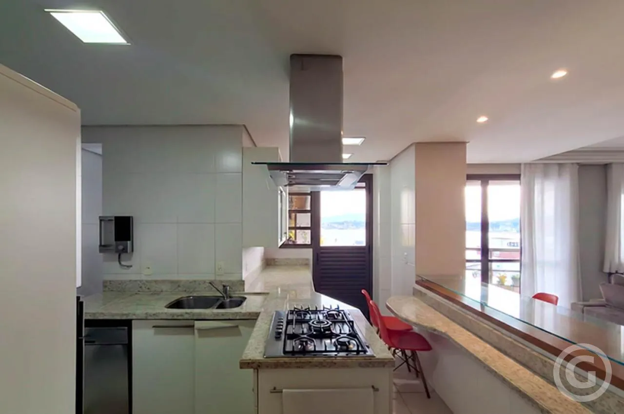 170 m² apartment with open-plan kitchen and gas stove — photo 3