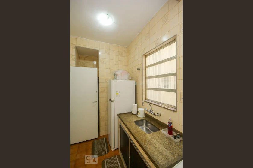 One-bedroom apartment with a washing machine — photo 11