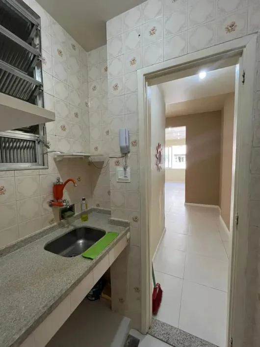 44 m² 1-bedroom apartment with a closed kitchen — photo 2