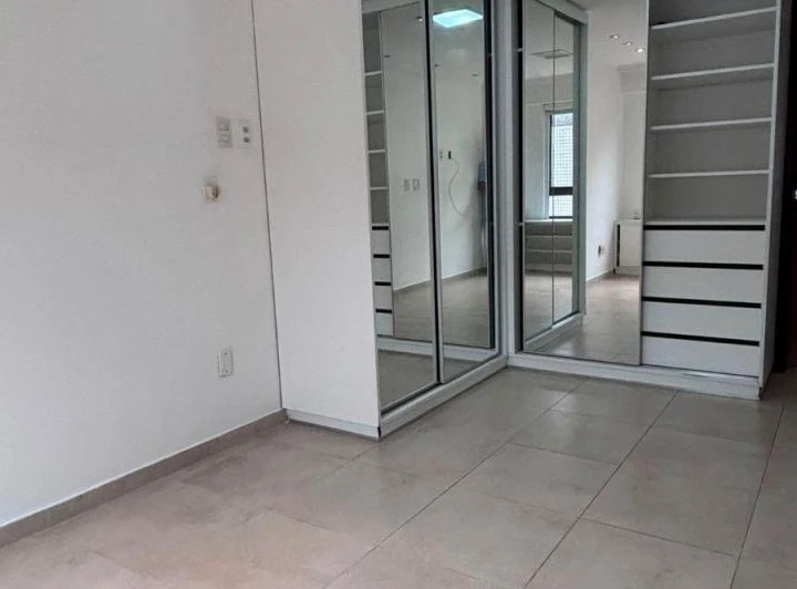 Квартира з 2 кімнатами, є своя ванна 65 м² — photo 3
