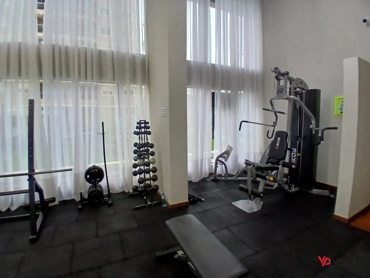 4-bedroom apartment with a walk-in closet in Curitiba — photo 59