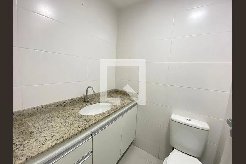 2-bedroom apartment in a building with a gym — photo 34