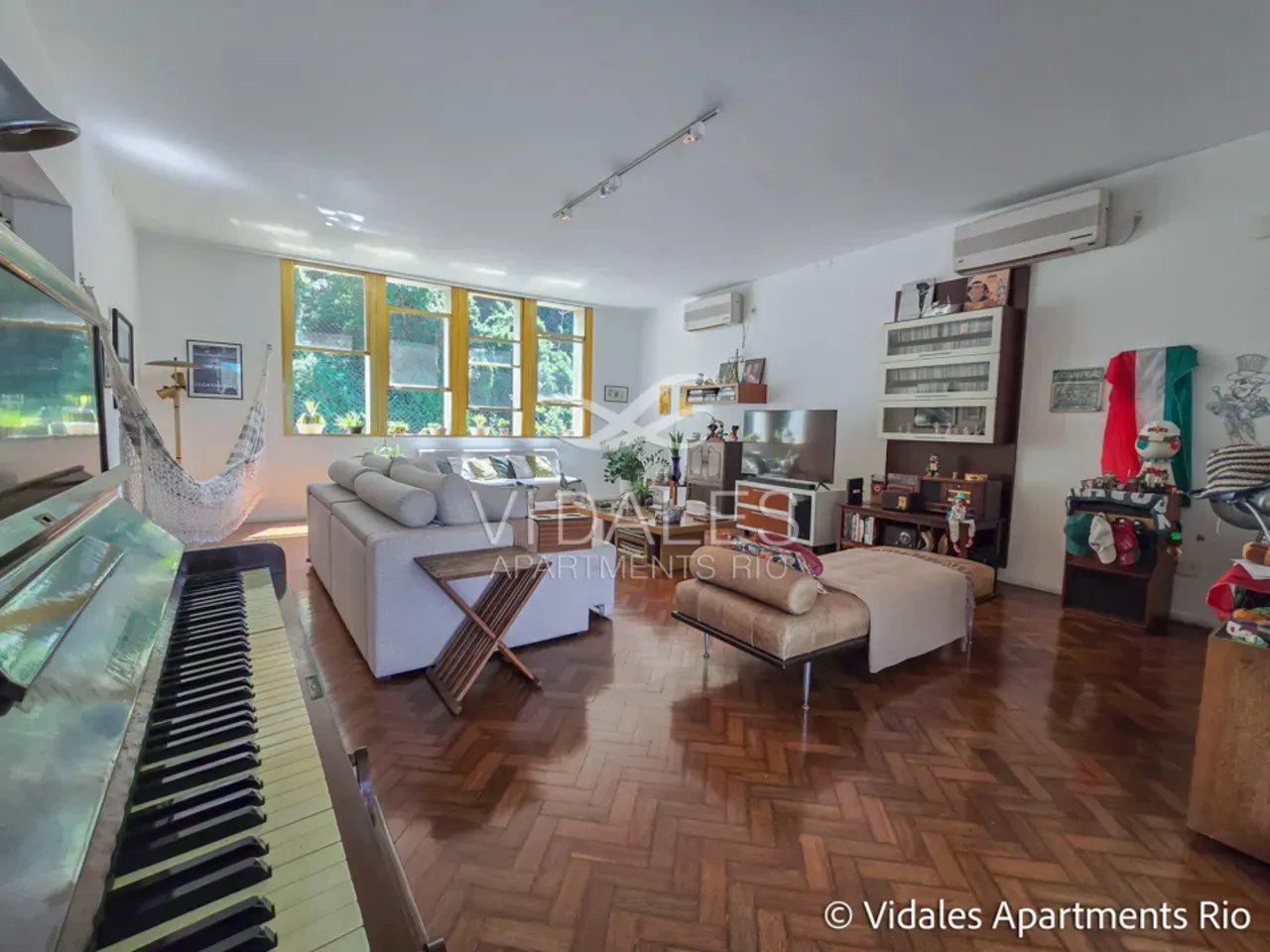Furnished 715 m² apartment with 4 en-suite bedrooms — photo 98