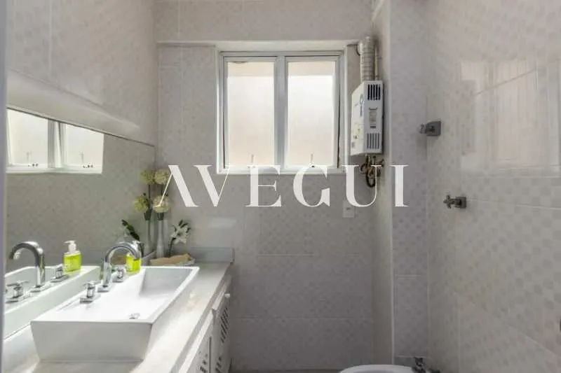 5-bedroom apartment with a water view in Rio de Janeiro — photo 2
